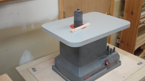 Oscillating spindle sander